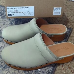 Madewell -The Cecily Clog in Nubuck Leather